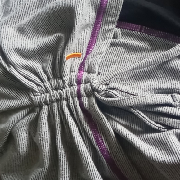 Lucy Tech" pull over athletic long sleeve / thumb hole - Picture 5 of 9